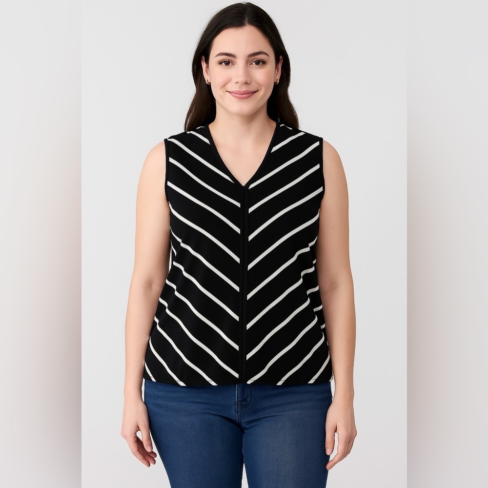 🖤Linda Matthews Sleeveless Top - Black and White, Size M 🖤